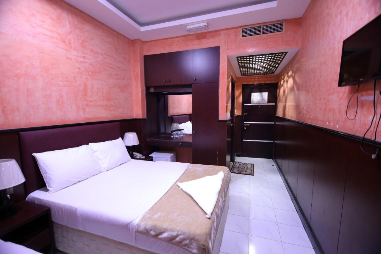 Oyo 912 Tanha Hotel Dubai