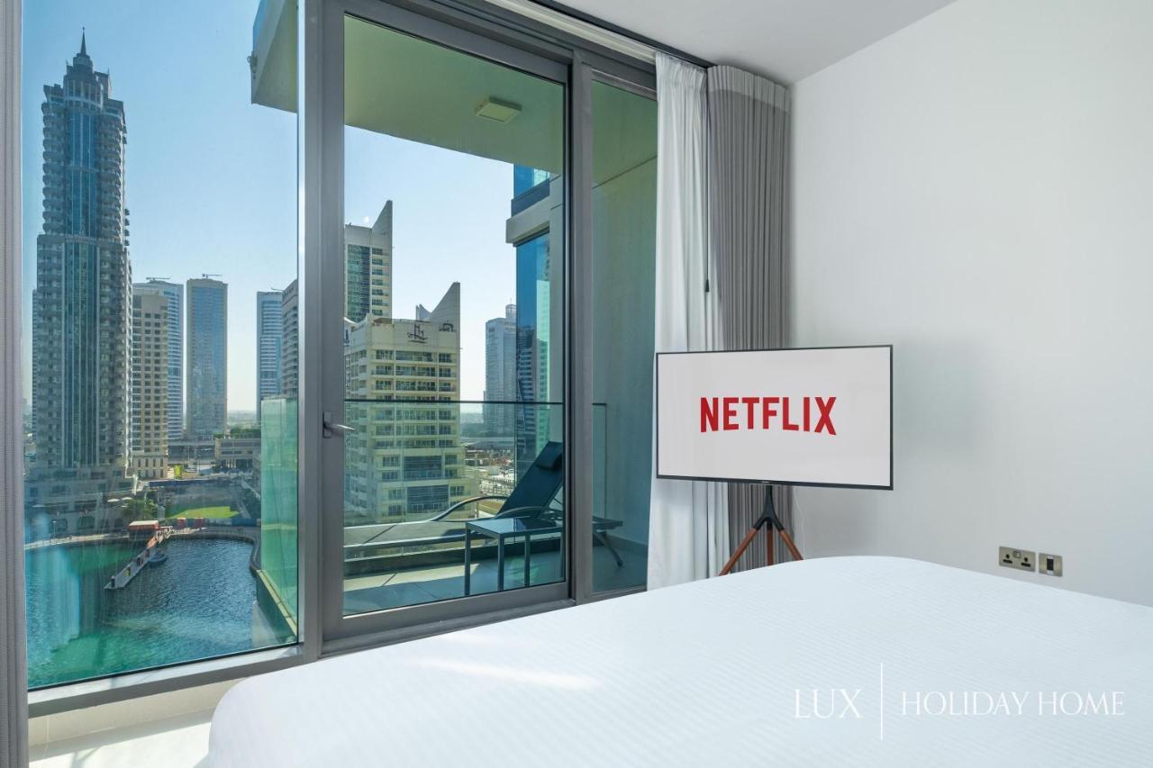 Lux - Contemporary With Full Marina View Apartment