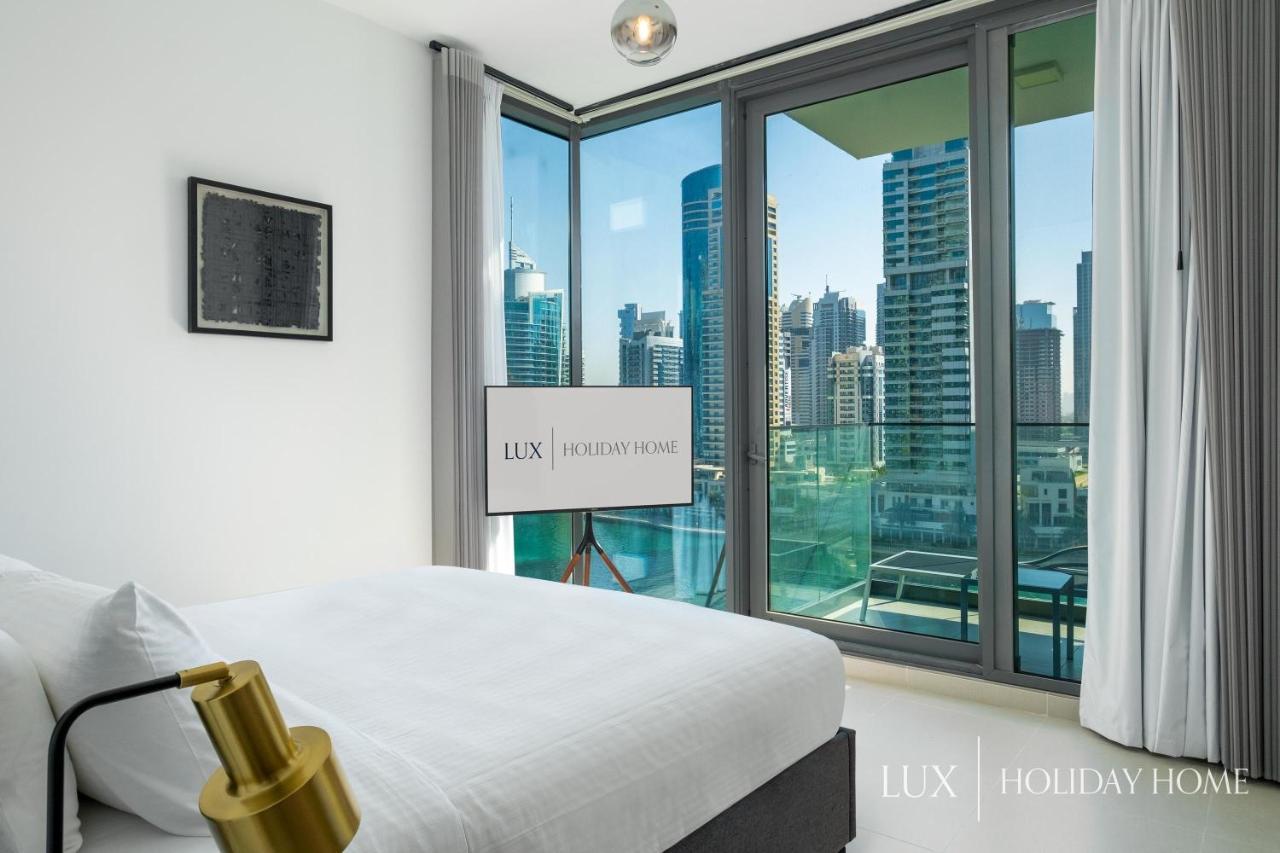 Lux - Contemporary With Full Marina View Apartment