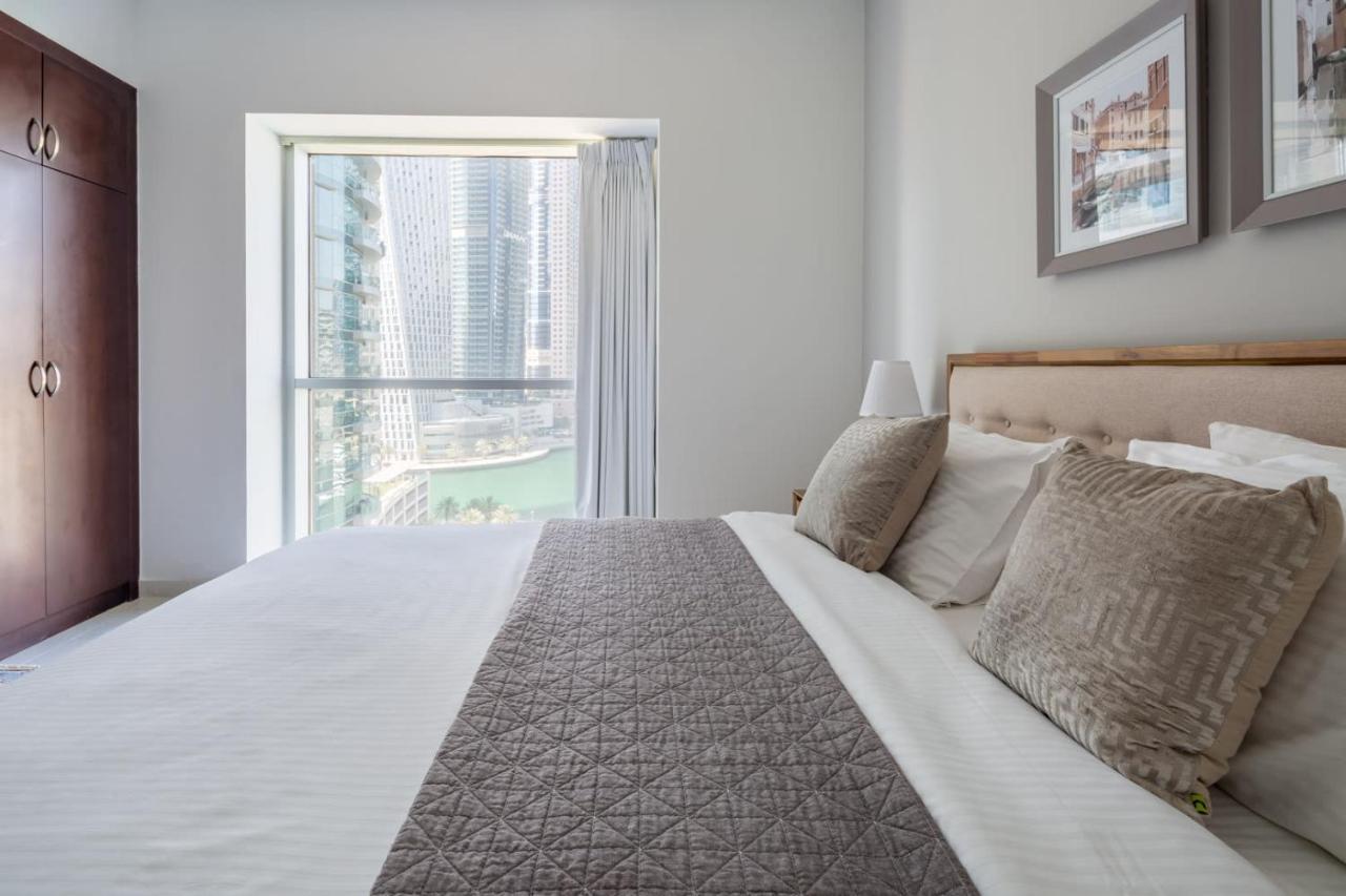 Frank Porter - Marina Tower Apartment *