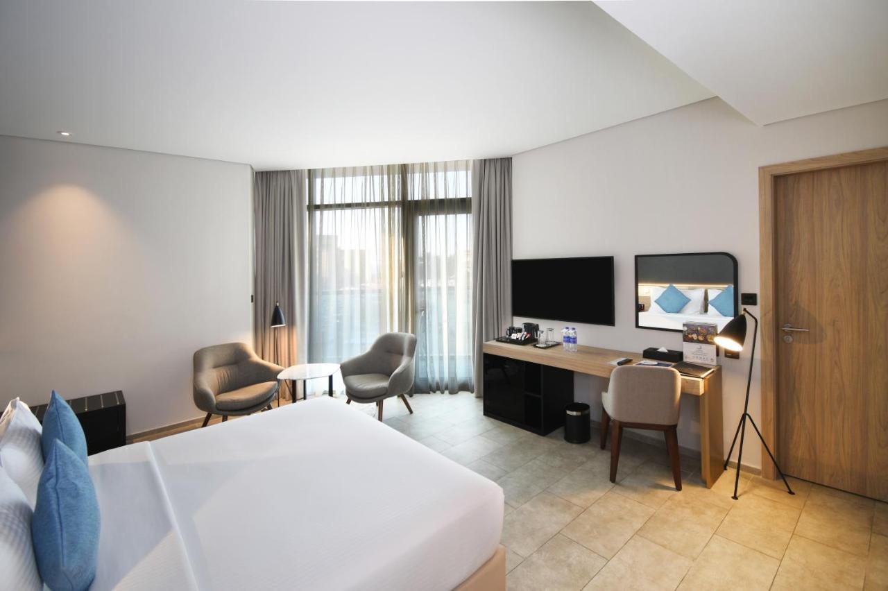 Walk Jumeirah Hotel 4*