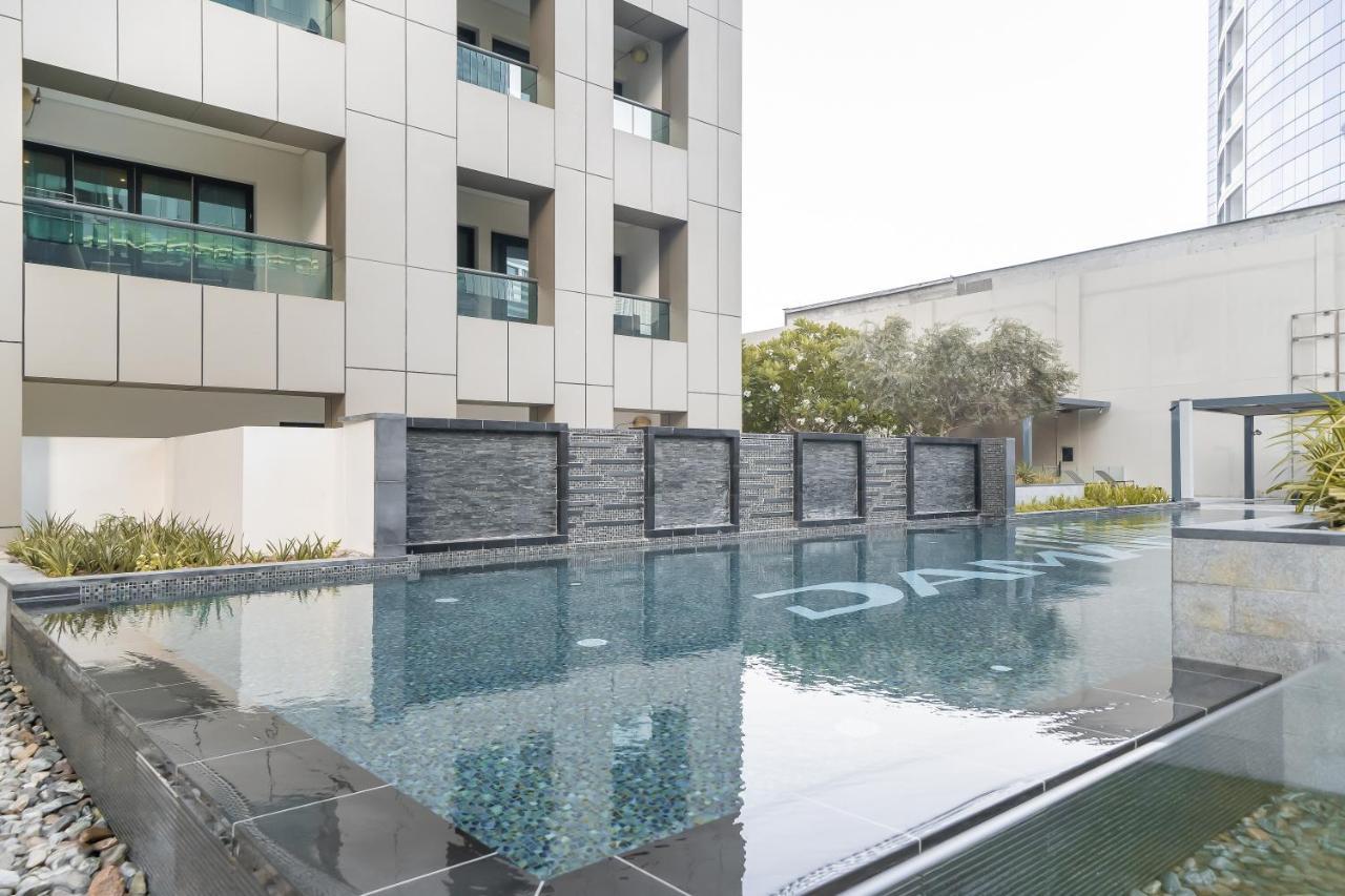 Higuests - Cozy Studio With Balcony In Business Bay Dubai