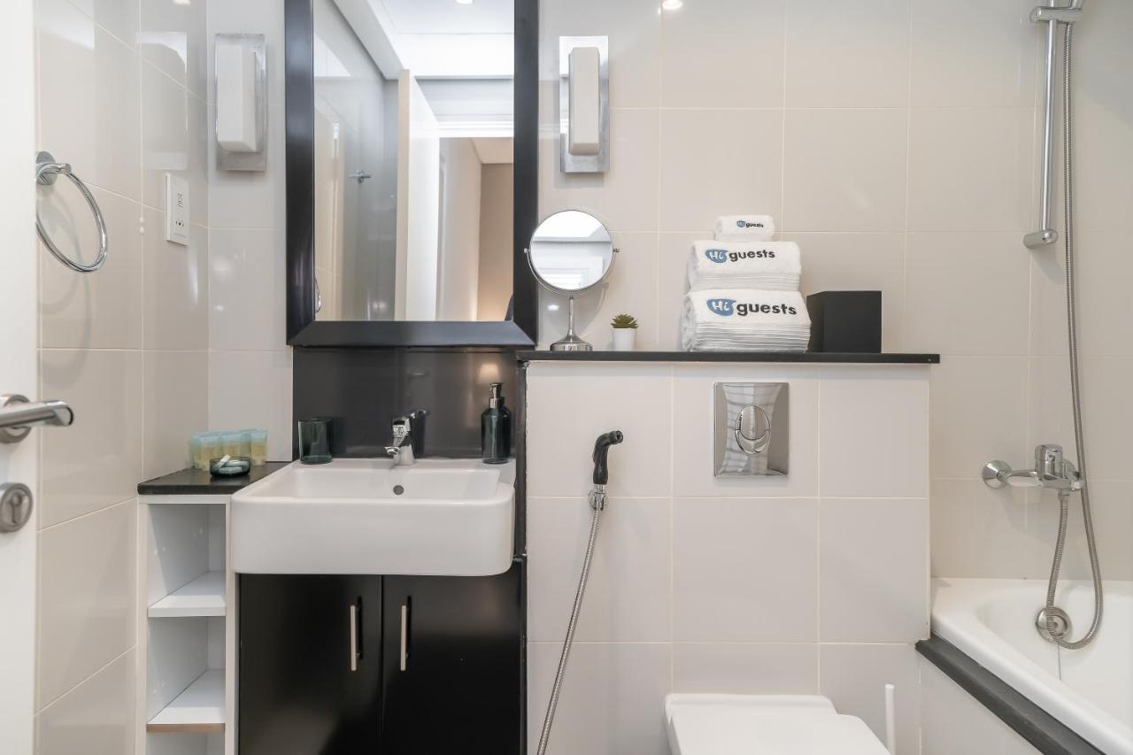Higuests - Cozy Studio With Balcony In Business Bay Dubai