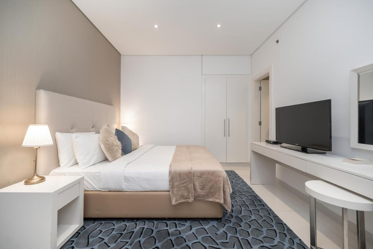 Higuests - Cozy Studio With Balcony In Business Bay Apartment *