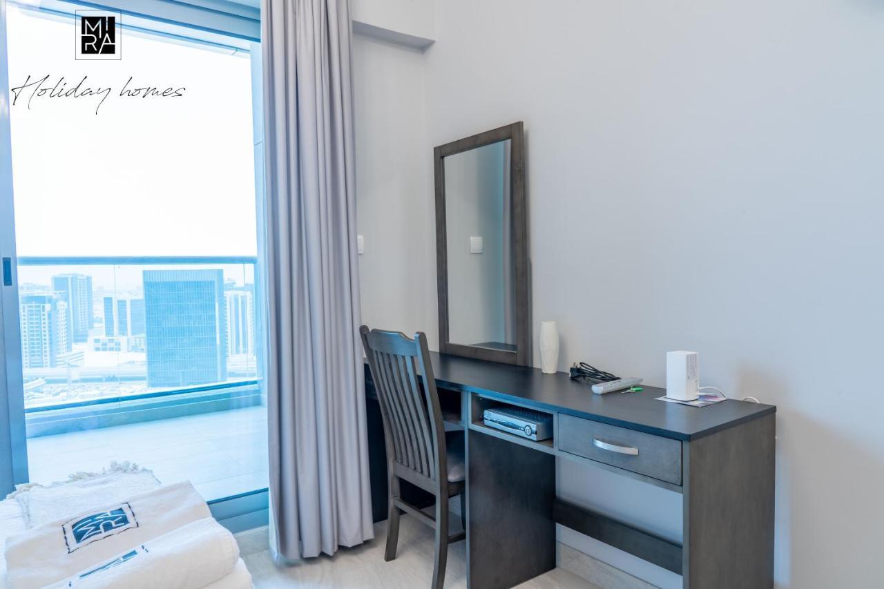 Mira Holiday Homes - Studio With Burj Khalifa View - Elite Business Bay Apartment *