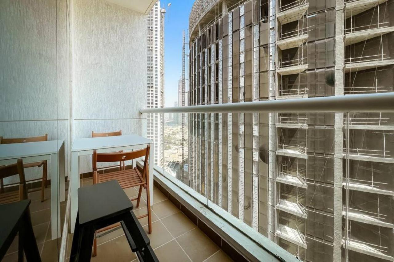 Apartment Key View - Burj Al Nujoom Dubai