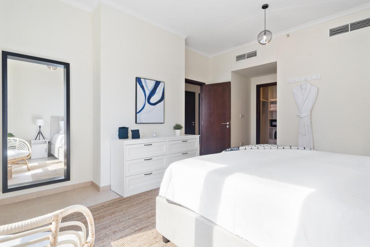 Stylish With Partial Burj Khalifa View Dubai