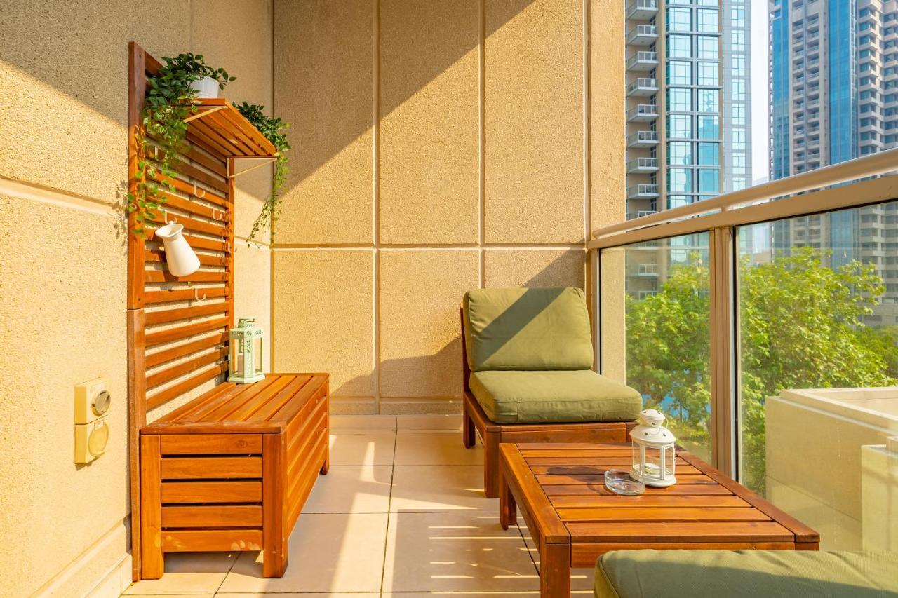 Stylish With Partial Burj Khalifa View Apartment Dubai
