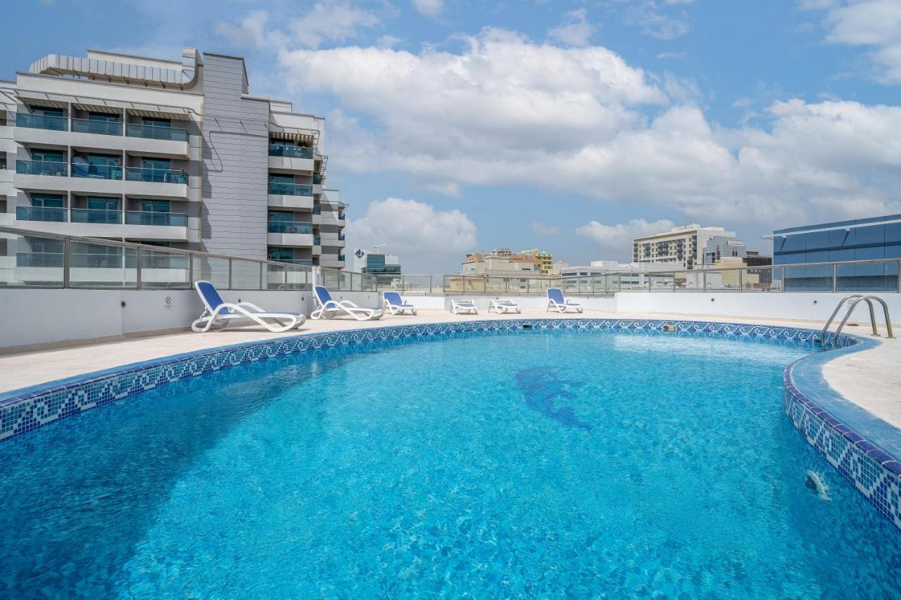 Apartment Rh- Modern Urban Oasis, Spacious 02rb Near Mall Of Emirates Dubai