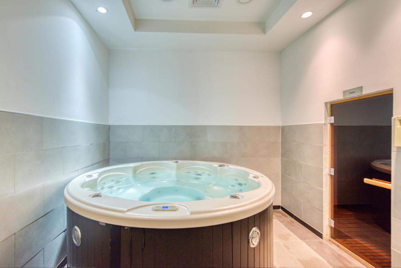 The Penthouse Near Burj Khalifa And Mall Apartment Dubai