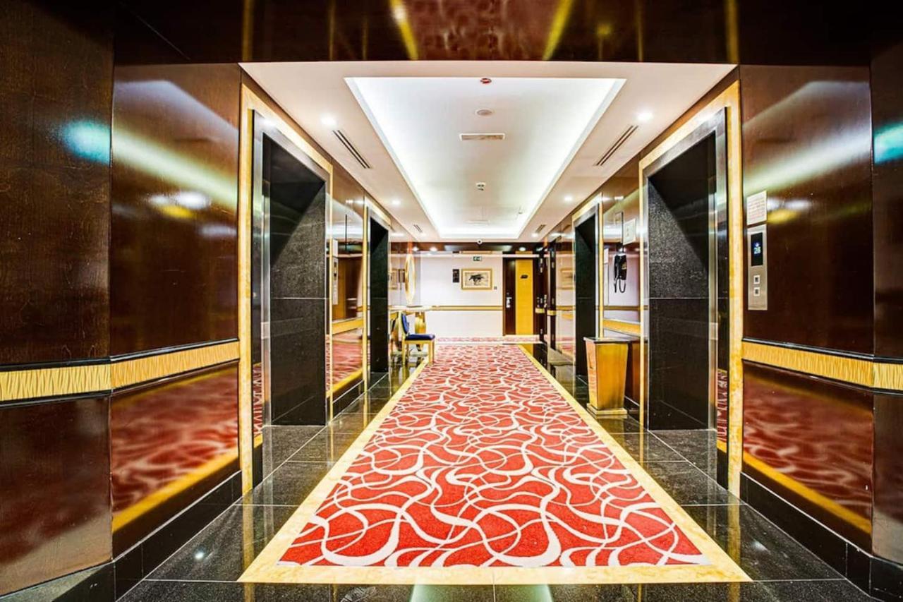 Elegant With Burj Khalifa View, Downtown Apartment