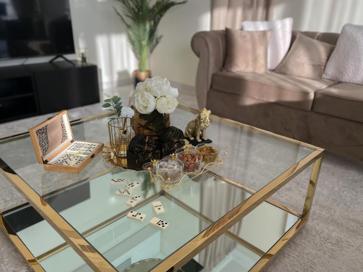 Luxury 6 Bedroom With Private Office & Bbq Area, Unbeatable Amenities Dubai
