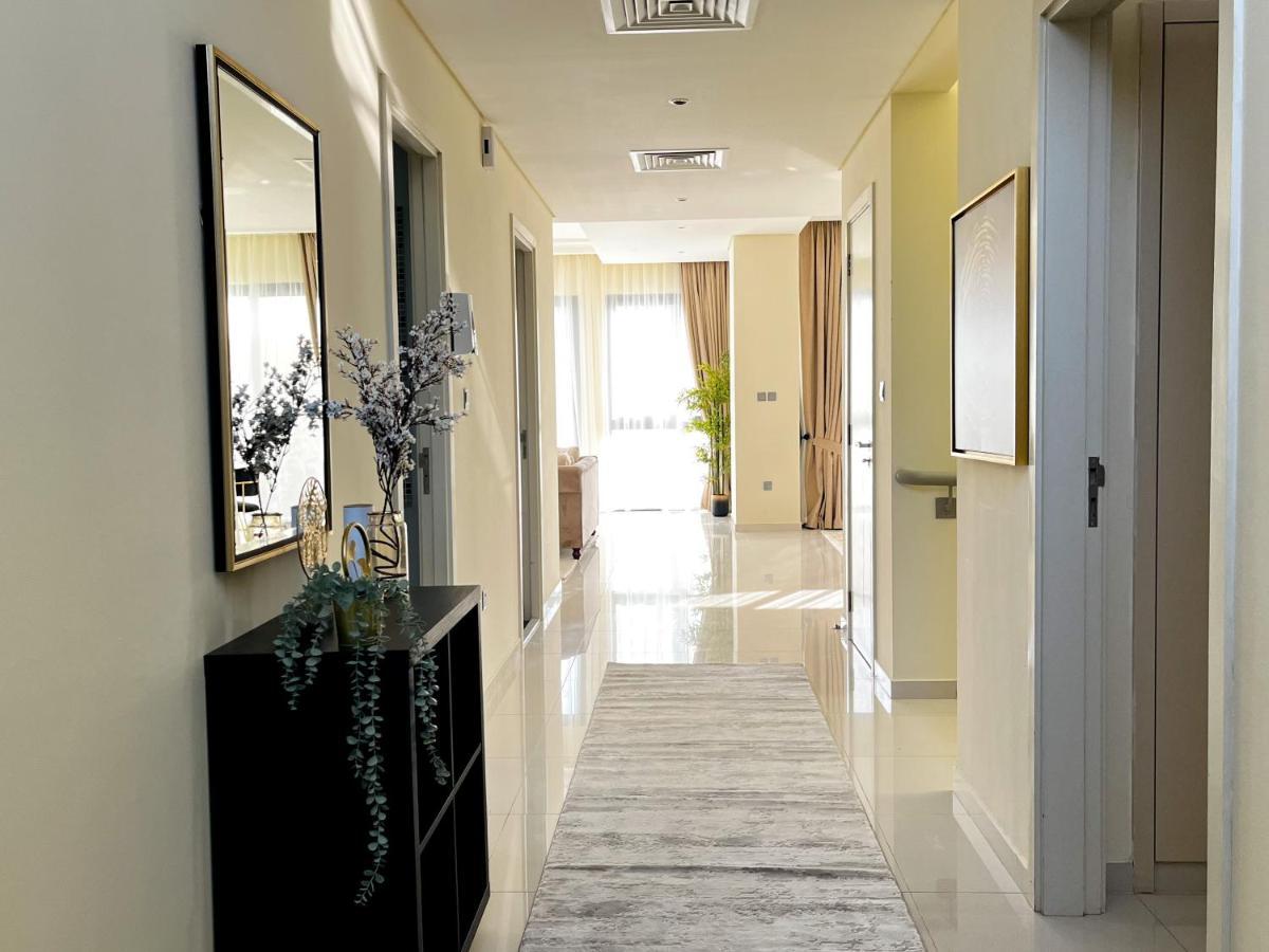 Villa Luxury 6 Bedroom With Private Office & Bbq Area, Unbeatable Amenities Dubai