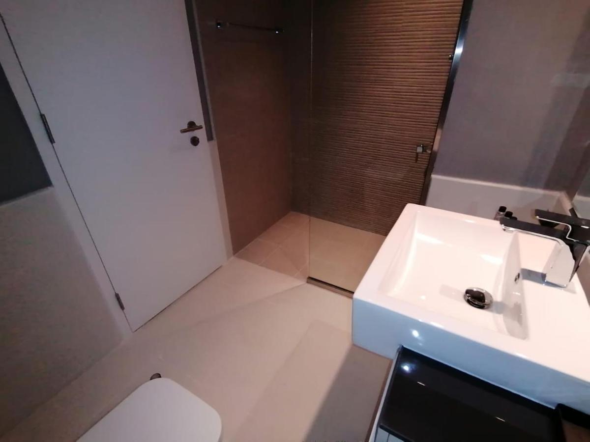 Luxurious Two Bedrooms With Maid Apartment
