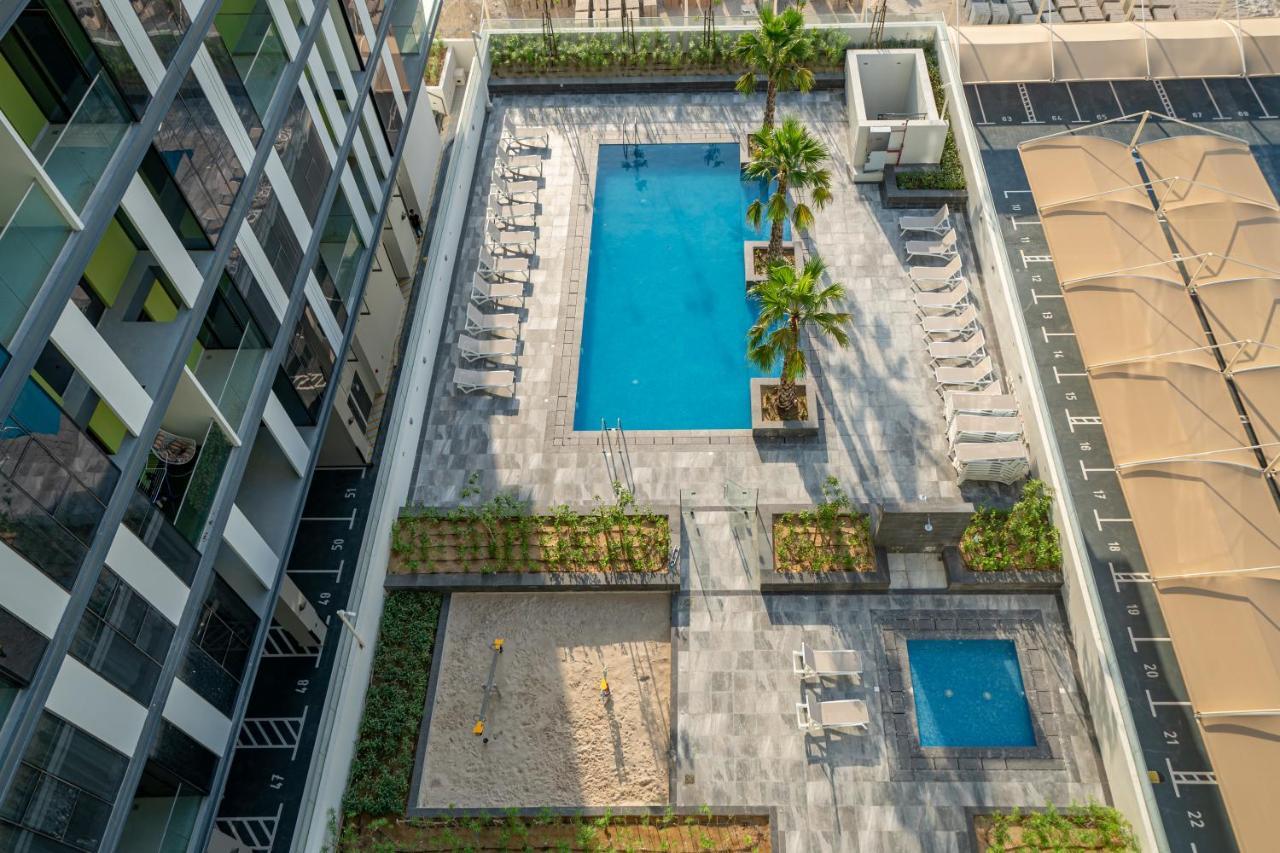 Luxurious Two Bedrooms With Maid Apartment