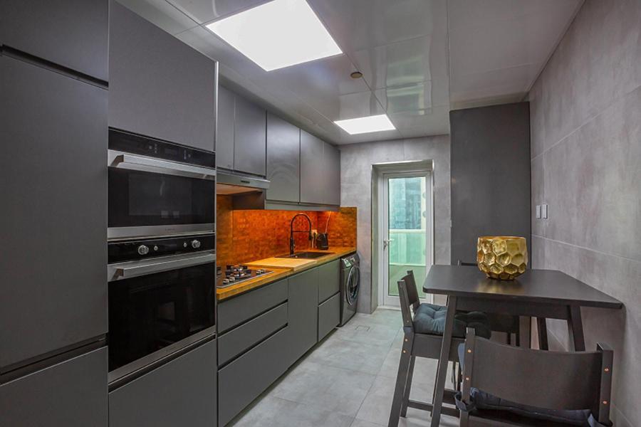 Amazing 2 Bedroom In Marina With Free Parking Apartment *