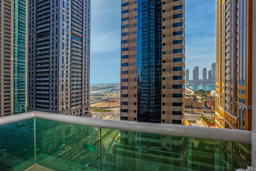 Amazing 2 Bedroom In Marina With Free Parking Apartment Dubai