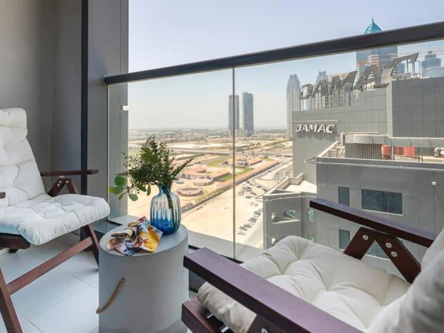 Frank Porter - Executive Bay Apartment Dubai