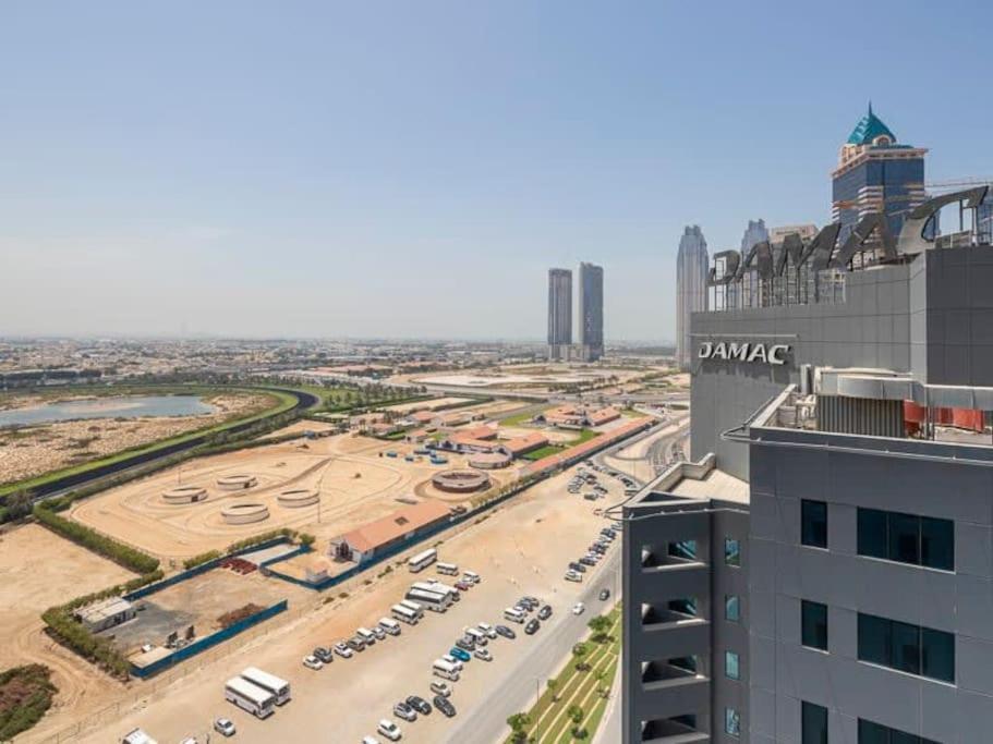 Frank Porter - Executive Bay Dubai