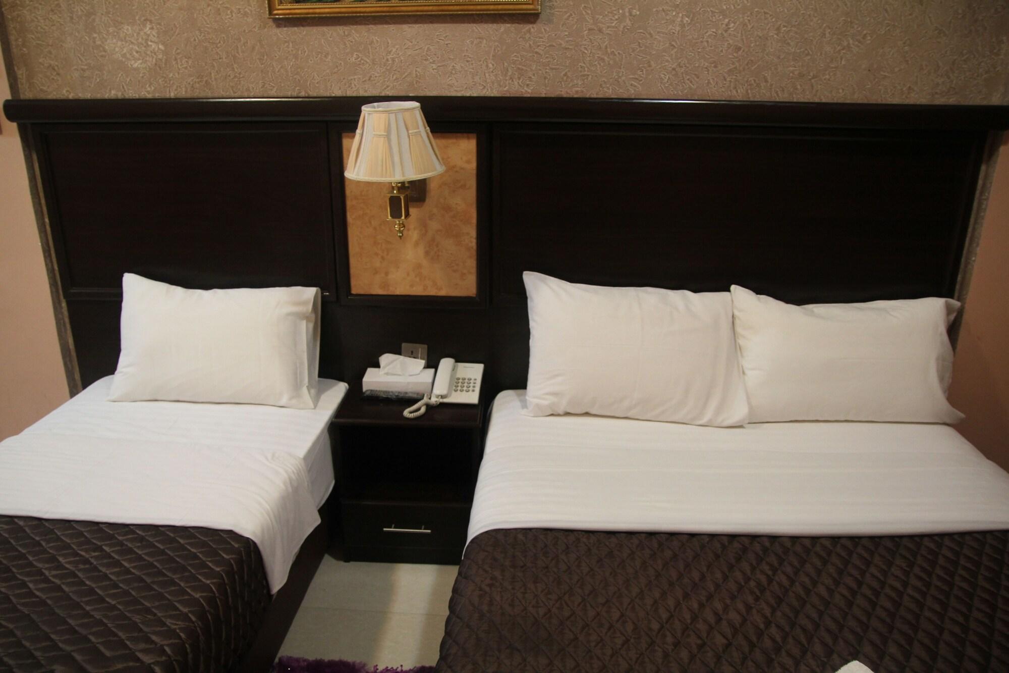 Al Sabkha Hotel *