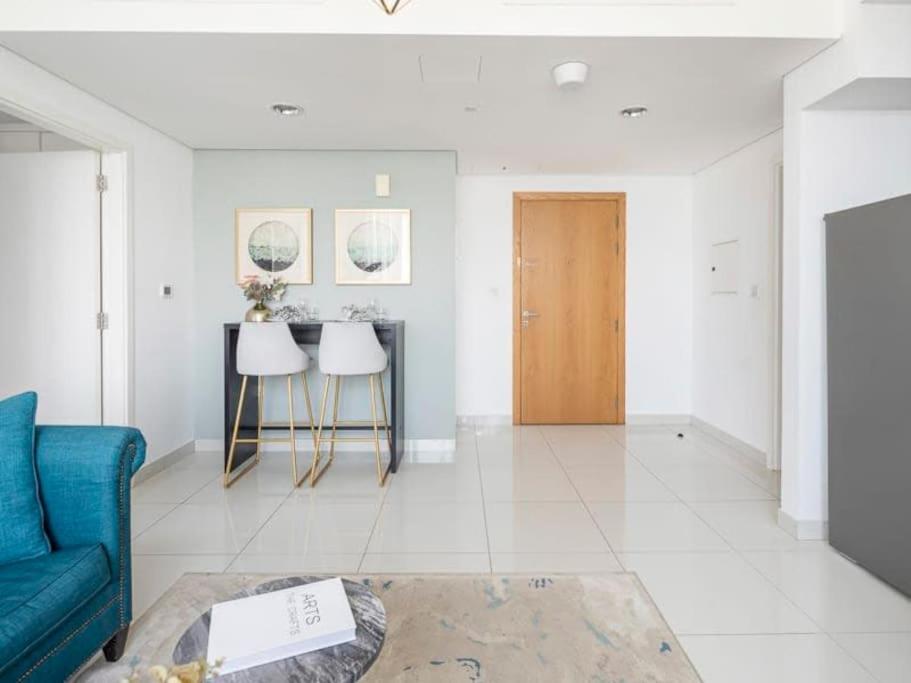 Frank Porter - Executive Bay Dubai