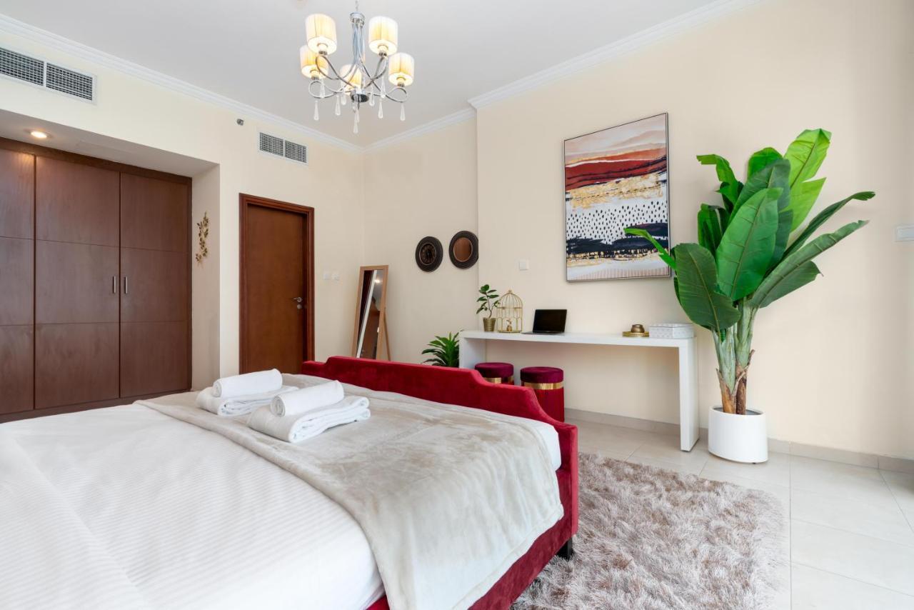 Apartment Spacious 2 Beds 5 Min Walk From Mall With Brand New Gym And Rooftop Swimming Pool *