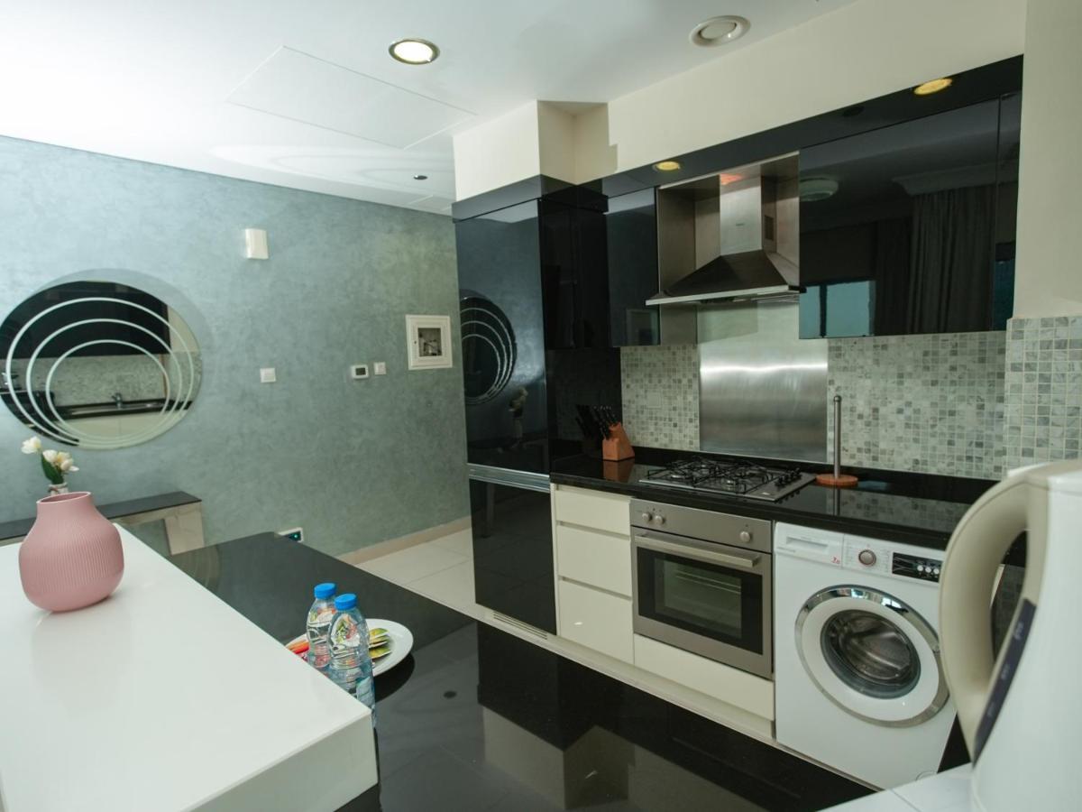 Apartment Luxurious - Damac Mall Street