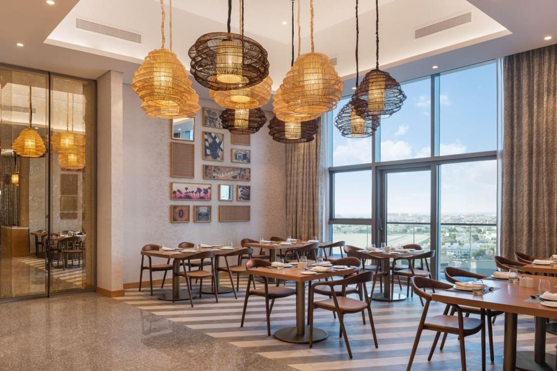 Paramount Midtown Residence: Luxury Sea View Near Burj Khalifa