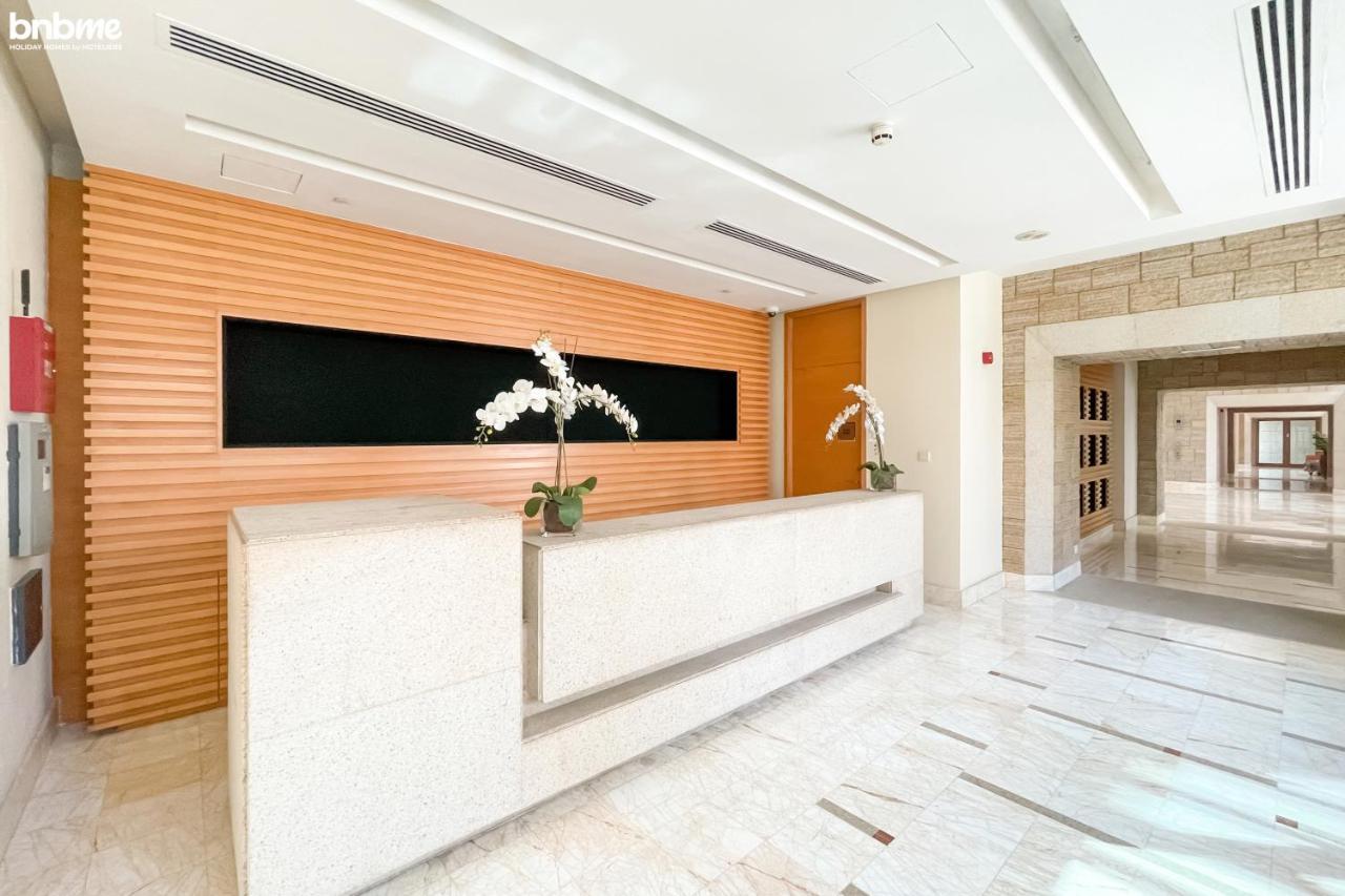 Apartment Dubai Marina 2Br Apt - Pool, Gym & Balcony