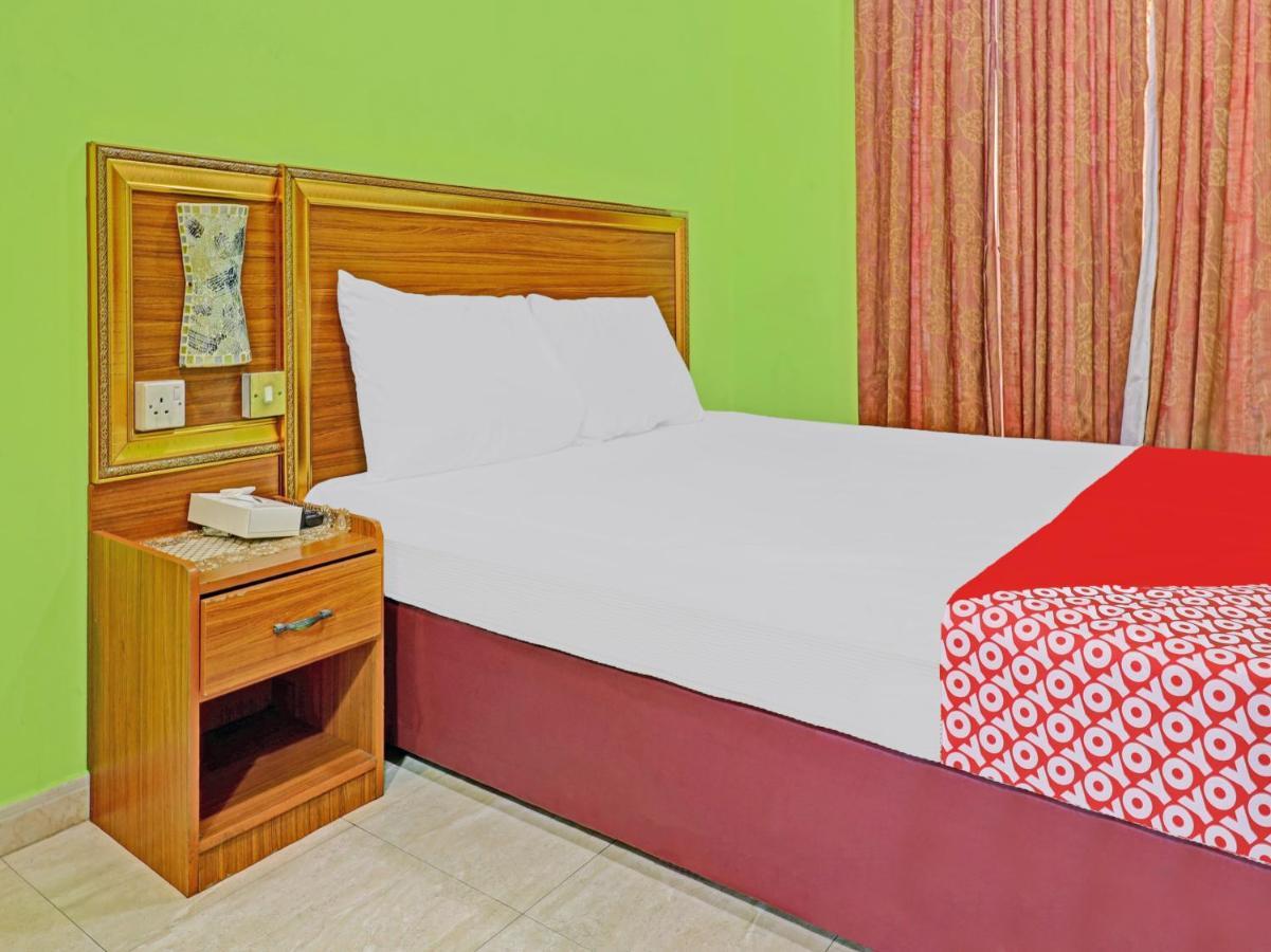 Oyo 797 Relax Hotel 3*
