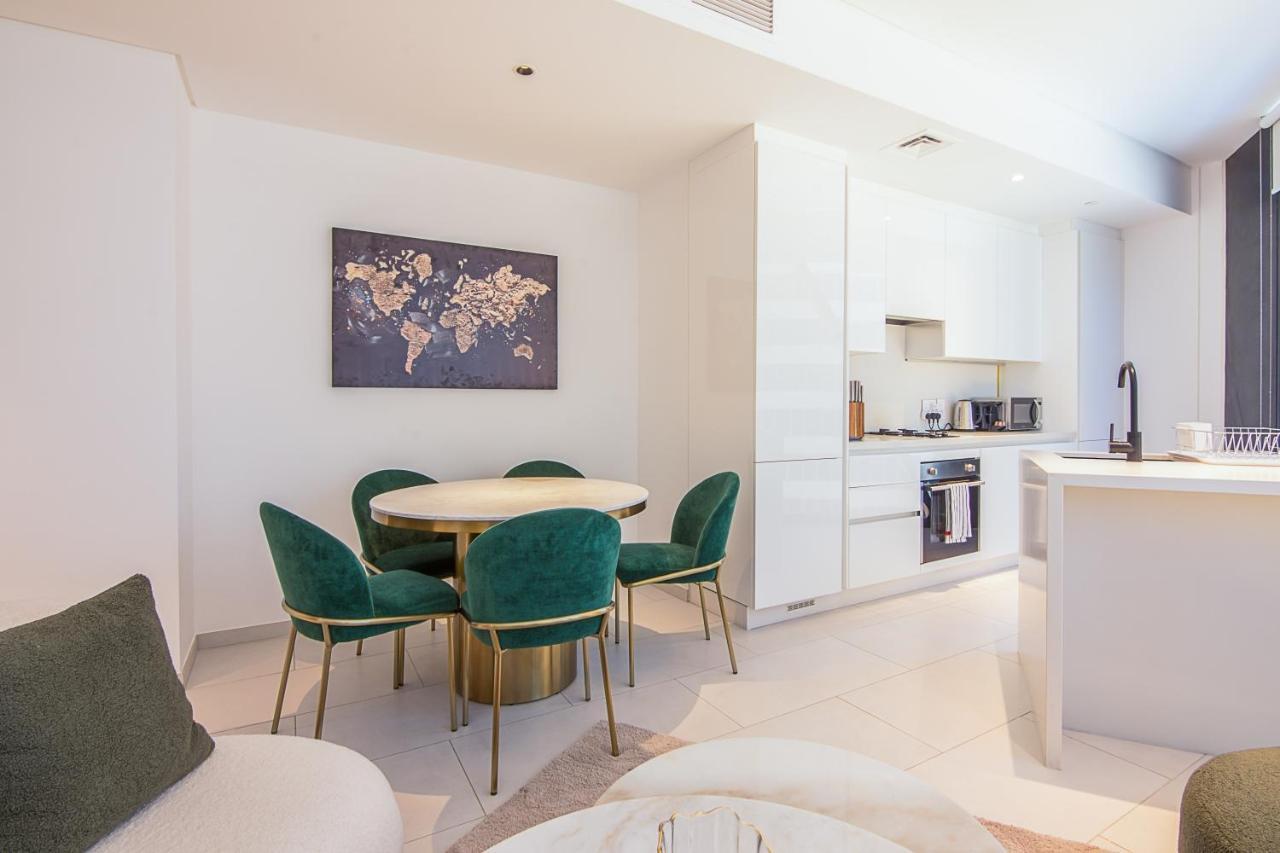 Lovely 1 Bedroom With Partial Burj Khalifa View And Canal View Apartment