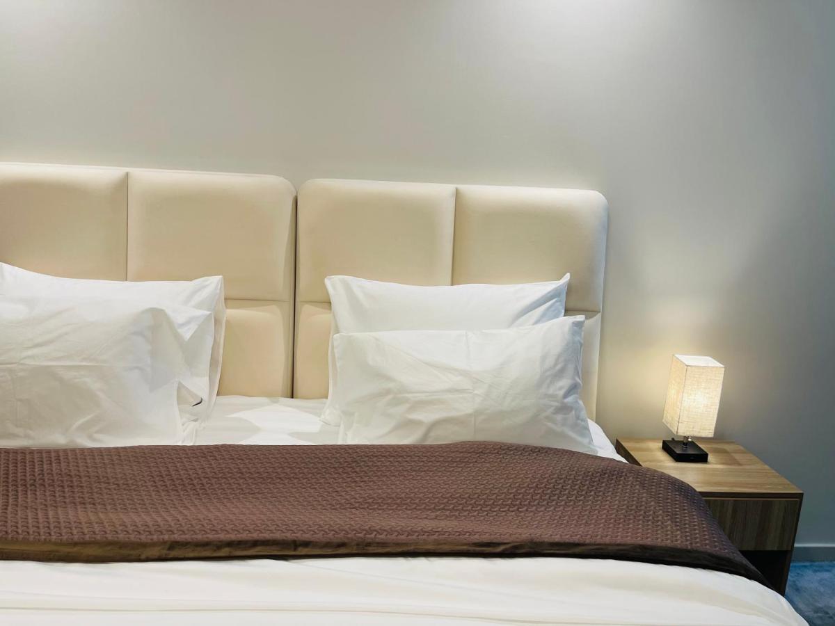 Paramount Midtown Residence: Luxury Sea View Near Burj Khalifa Apartment