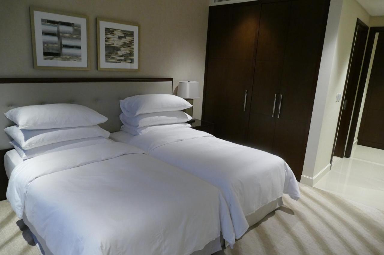 Address Fountain Burj Khalifa Fountain Views Apartment *