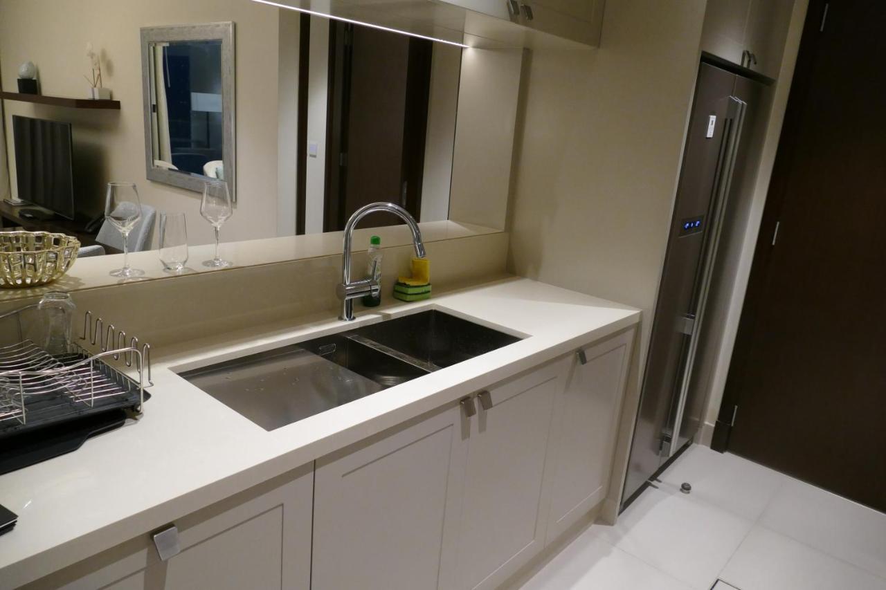 Address Fountain Burj Khalifa Fountain Views Apartment *