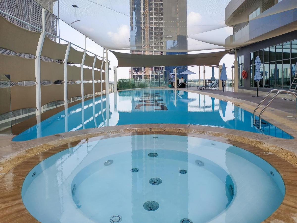 Maison Privee - Luxury Urban Retreat With Burj Khalifa Views Apartment *