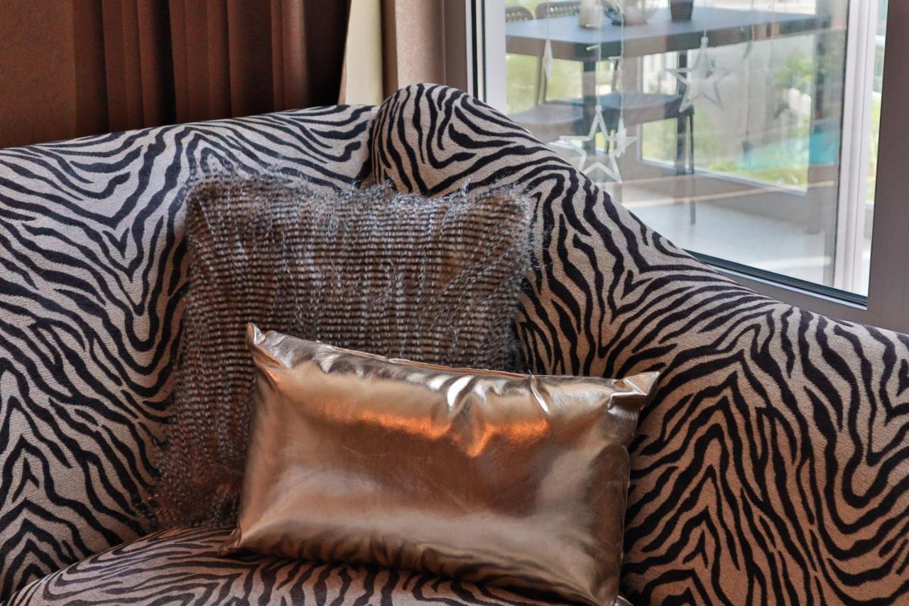 Higuests - Luxurious With Burj Khalifa Views Dubai