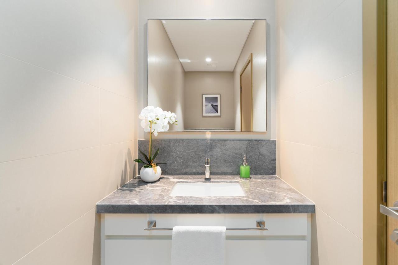 Ultimate / 2 Beds / Linked To Mall Apartment *