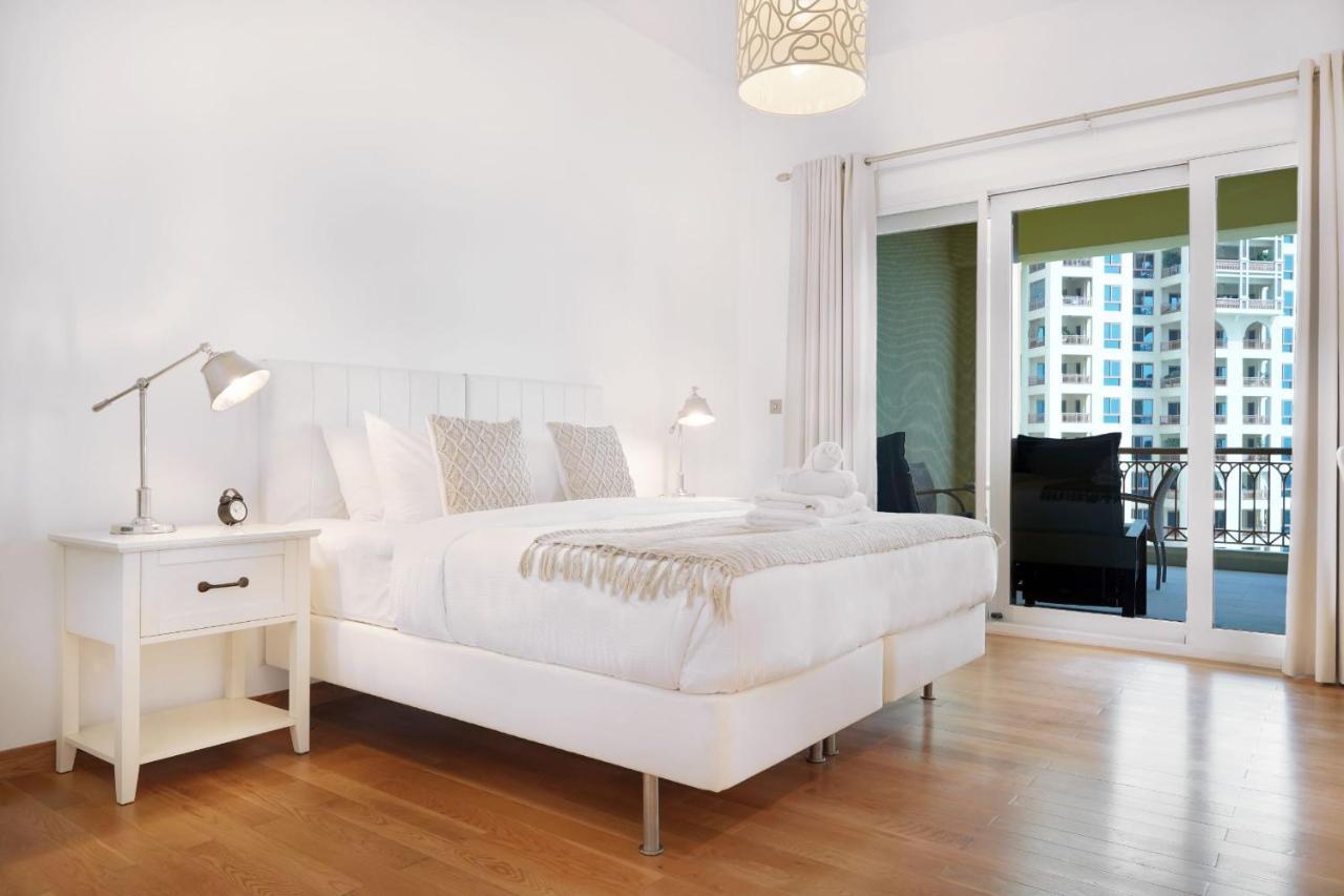 Maison Privee - Modern And Airy 2br In Palm Jumeirah Apartment