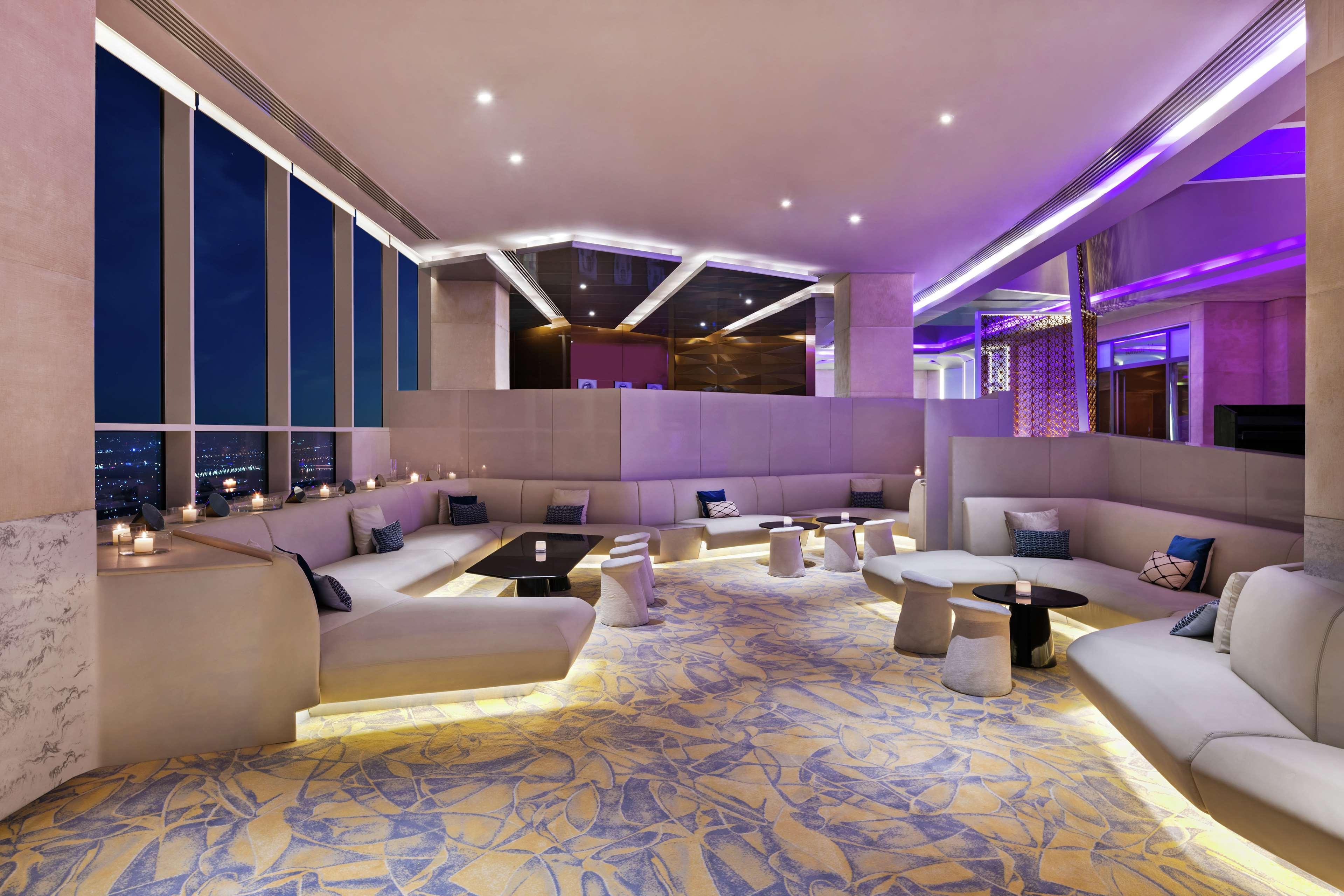V Dubai, Curio Collection By Hilton Hotel