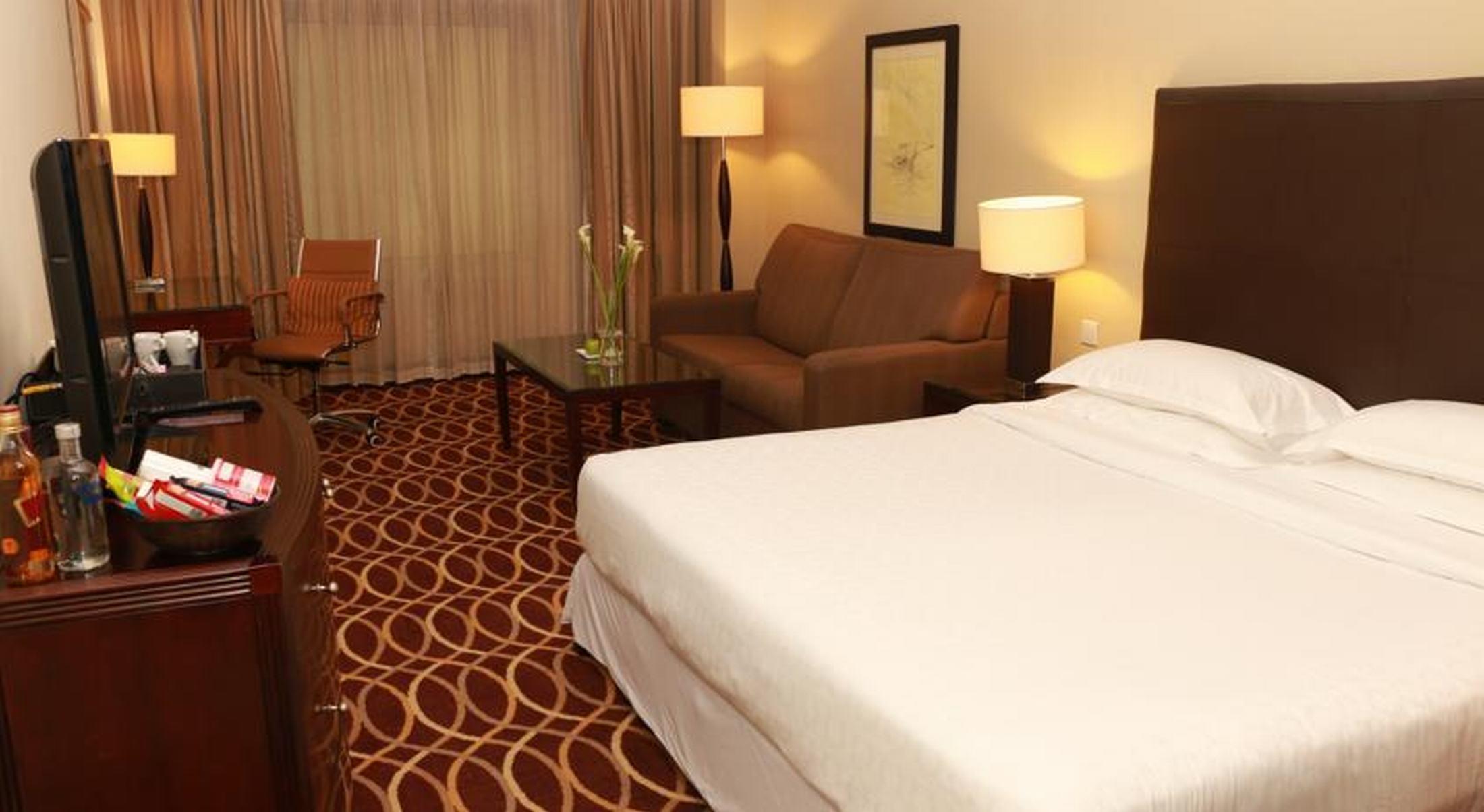 Grand Excelsior Deira 4*