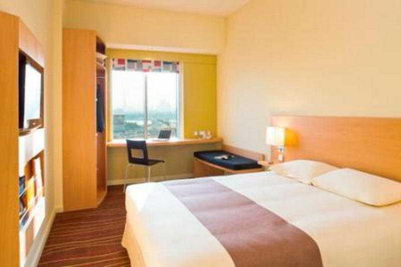 Ibis Dubai Al Rigga Hotel