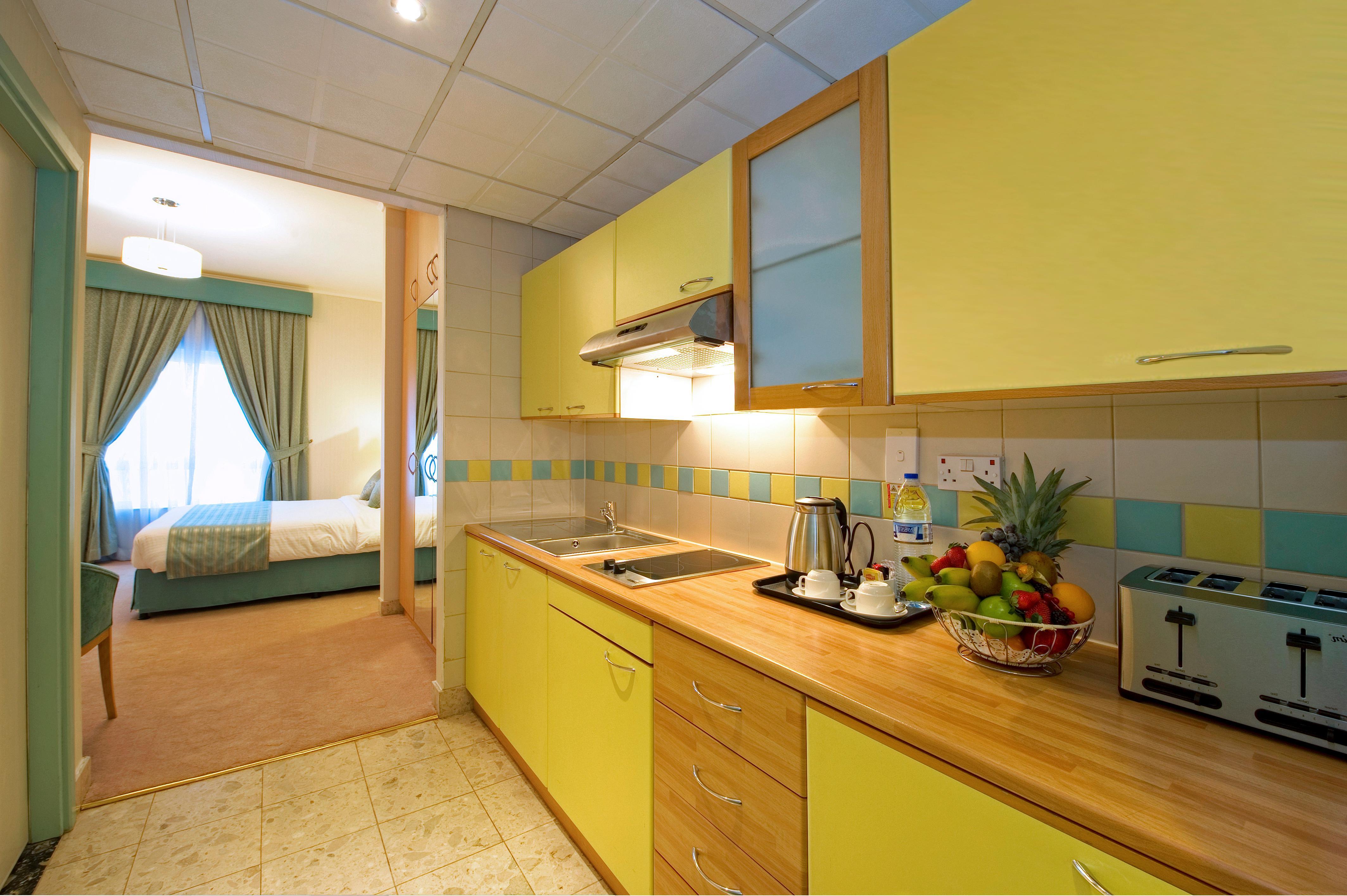 Al Bustan Centre & Aparthotel 4*