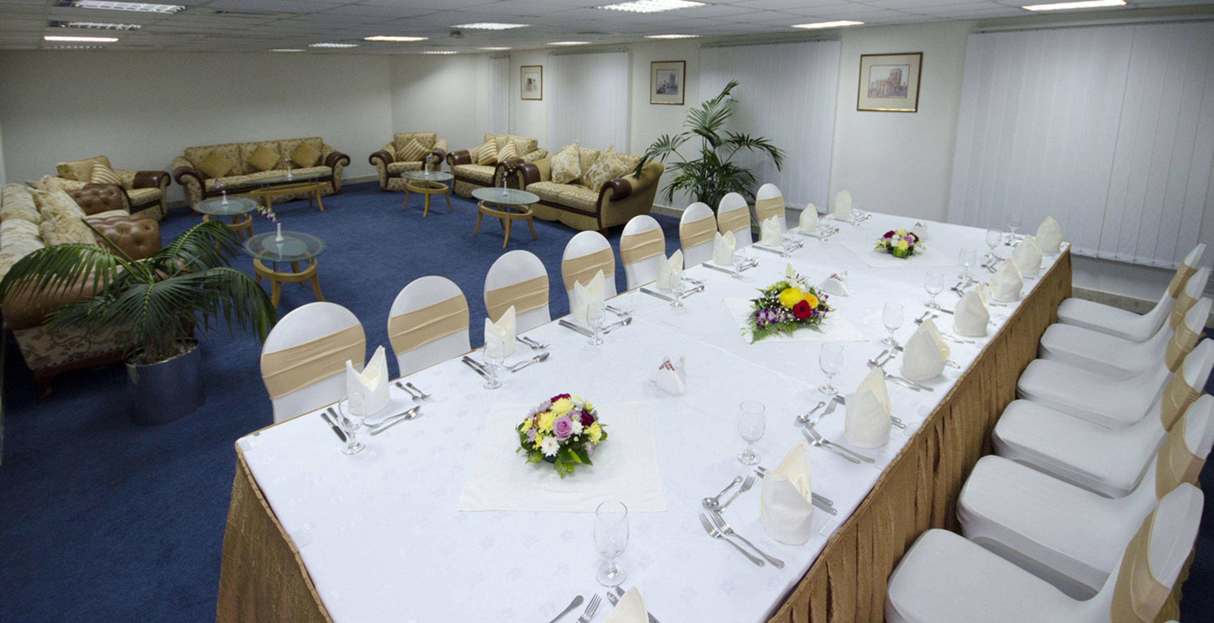 Al Bustan Centre & 4*