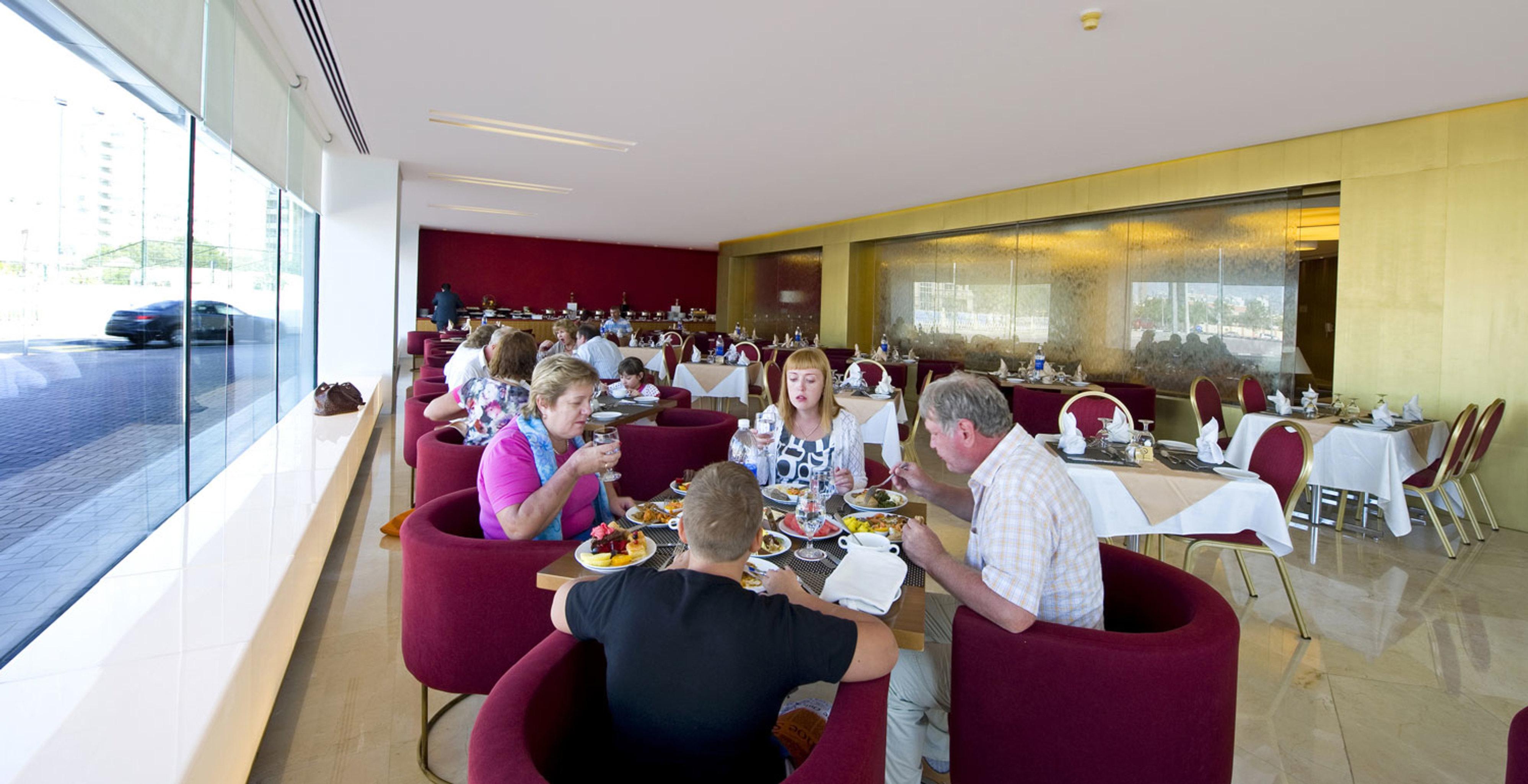 Al Bustan Centre & 4*