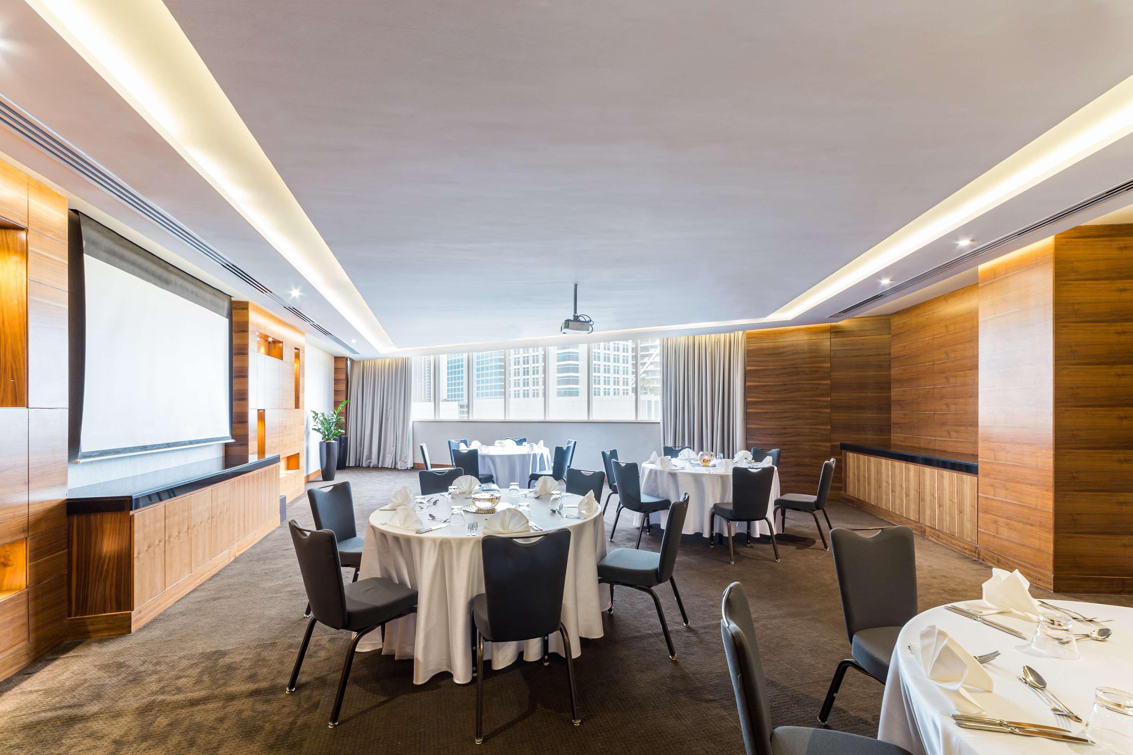 Hotel Radisson Blu Hotel, Waterfront Dubai