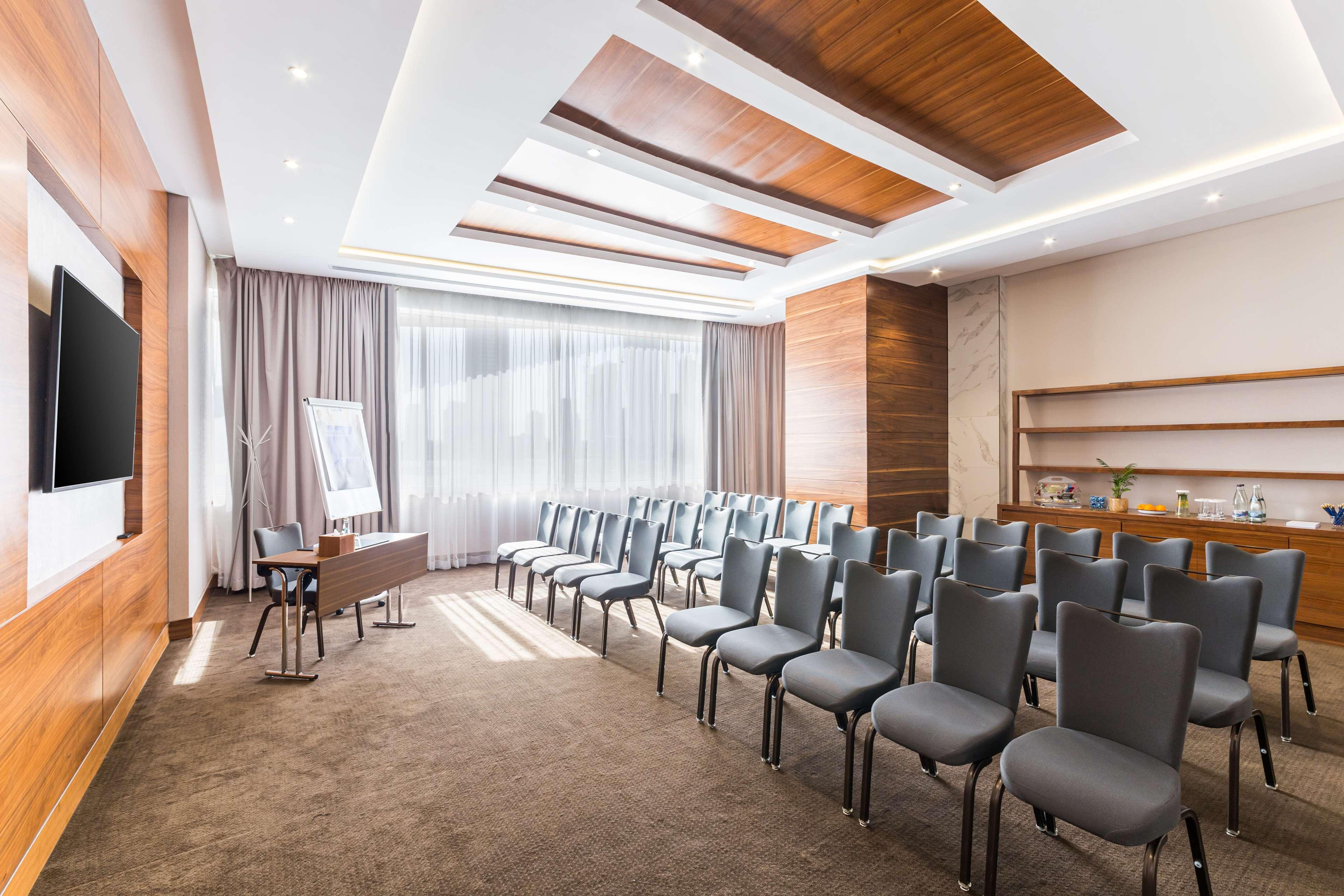 Radisson Blu Hotel, Waterfront 5*