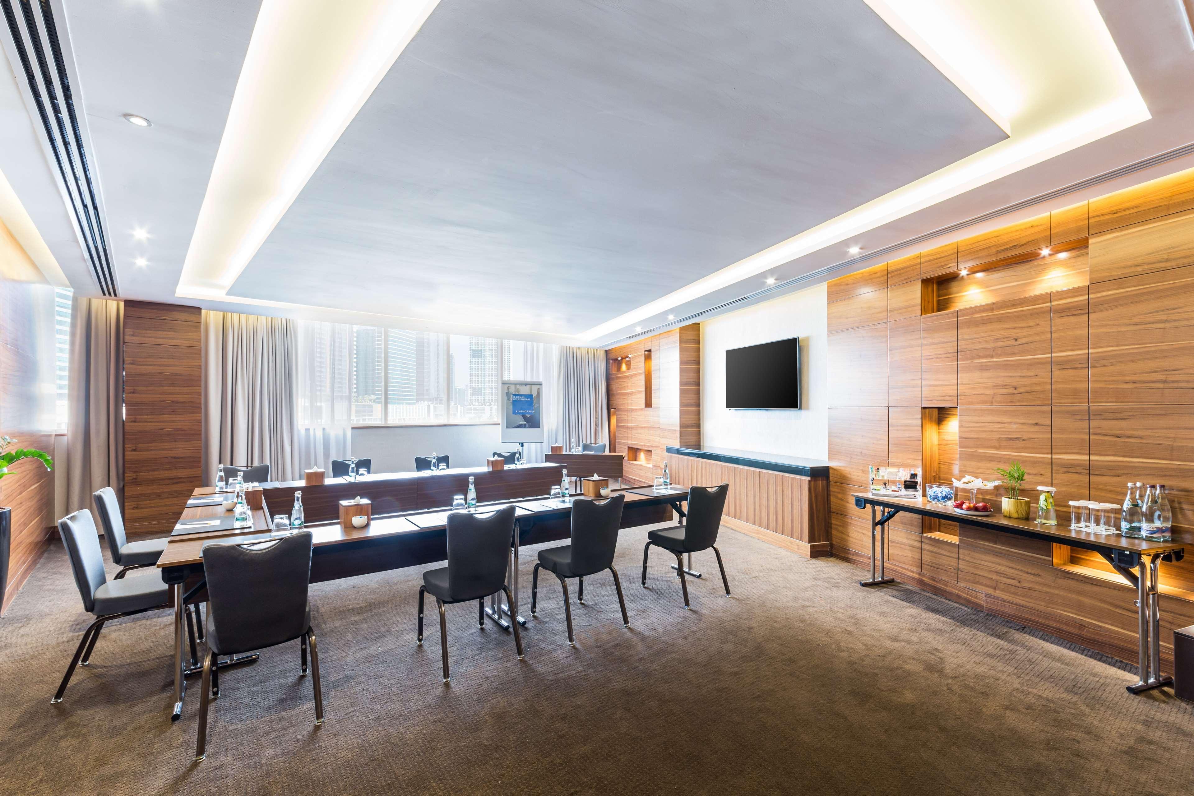 Radisson Blu Hotel, Waterfront Hotel