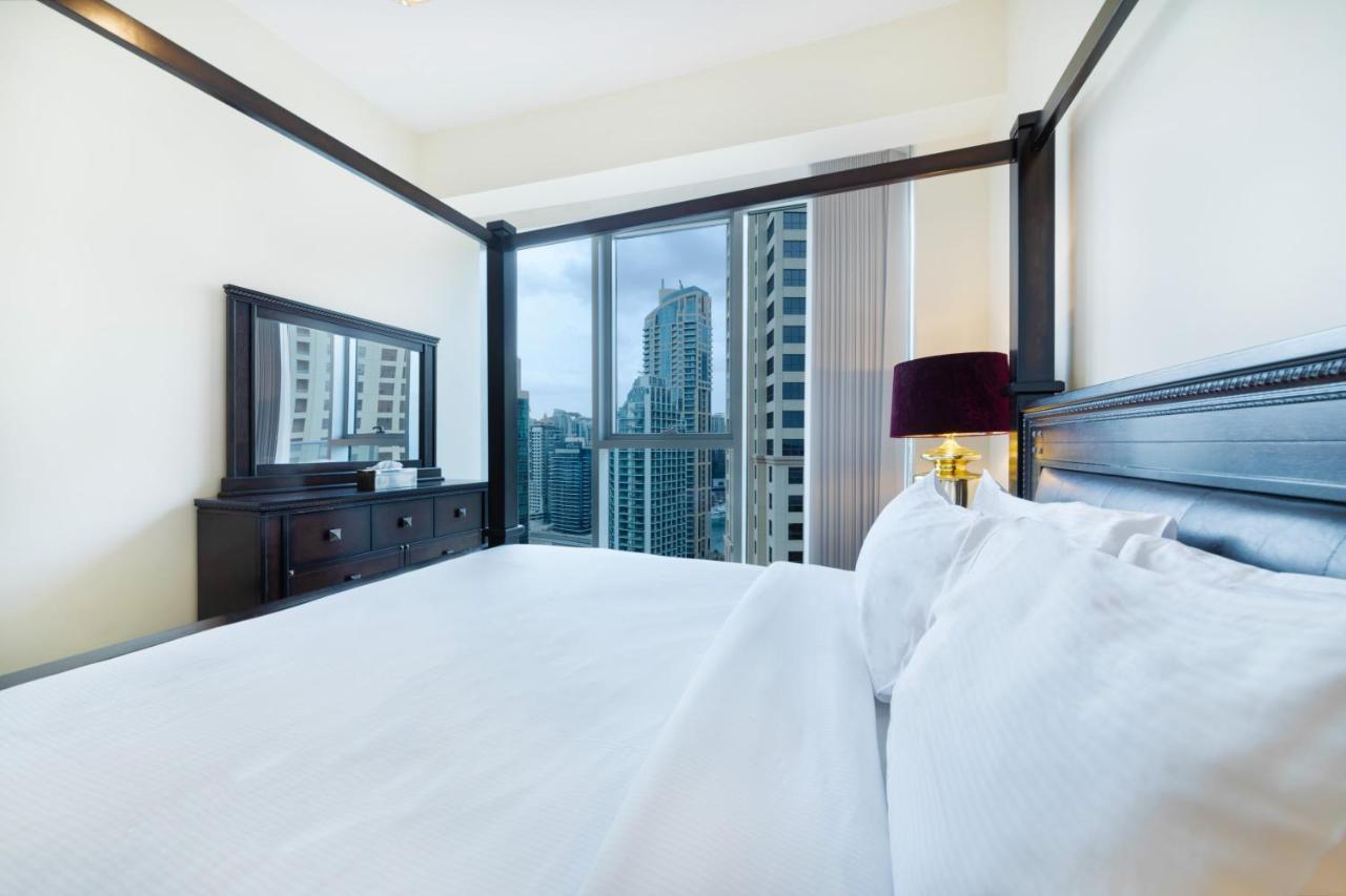Maison Privee - Spacious Apt With Beach, Pool And Marina Access Dubai