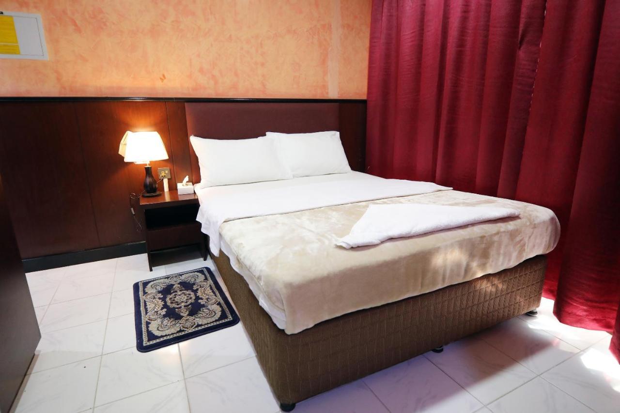 Oyo 912 Tanha Hotel Dubai