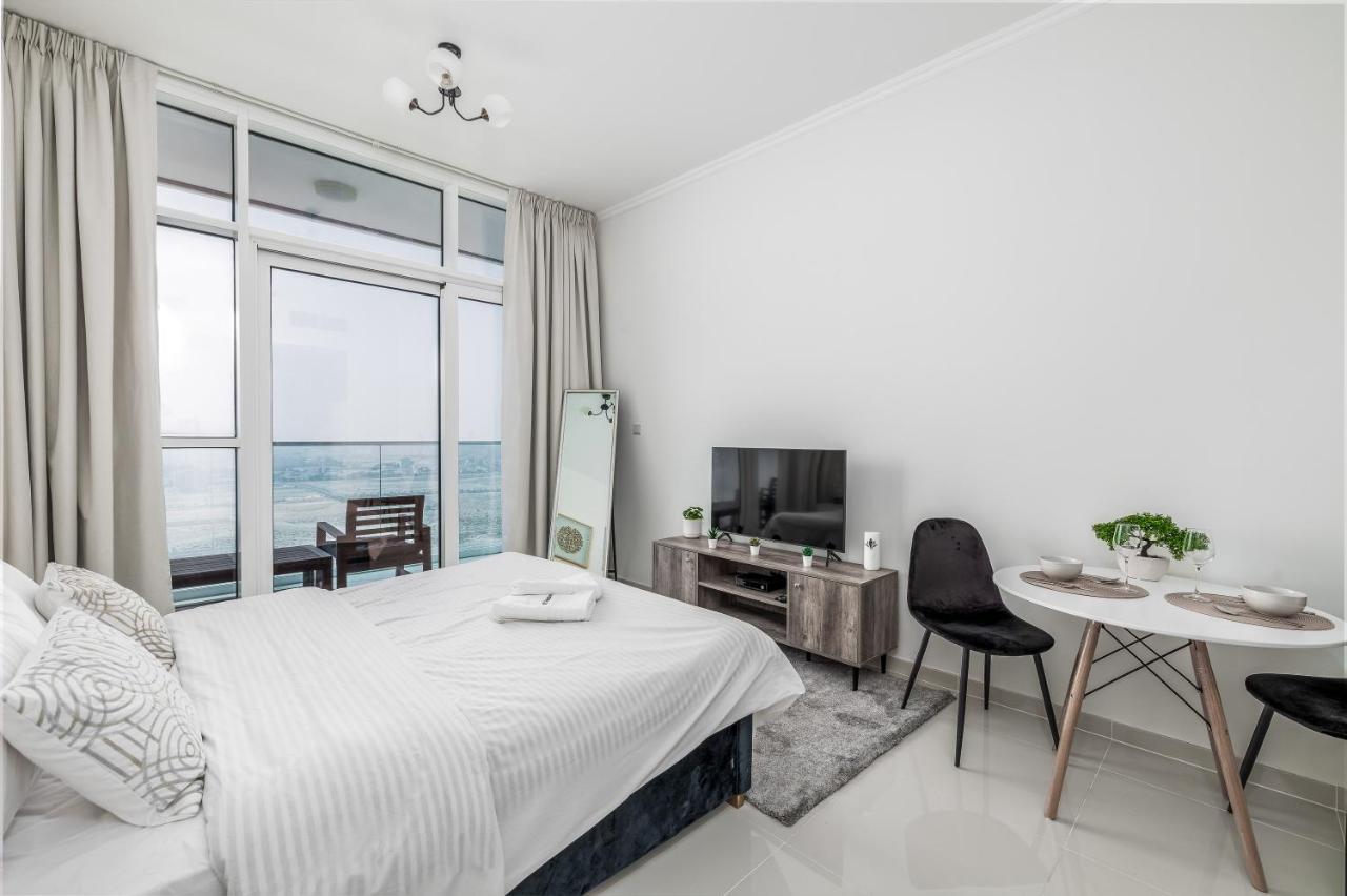 Apartment Welcoming In Damac Hills Carson B Dubai